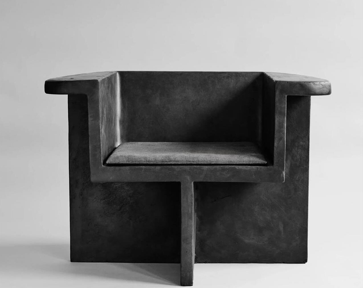 Brutus-Lounge-Cushion--Charcoal