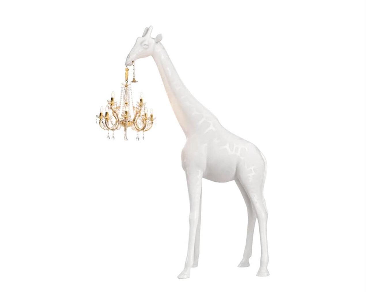 Giraffe-In-Love-M-Indoor-265-Metres-White