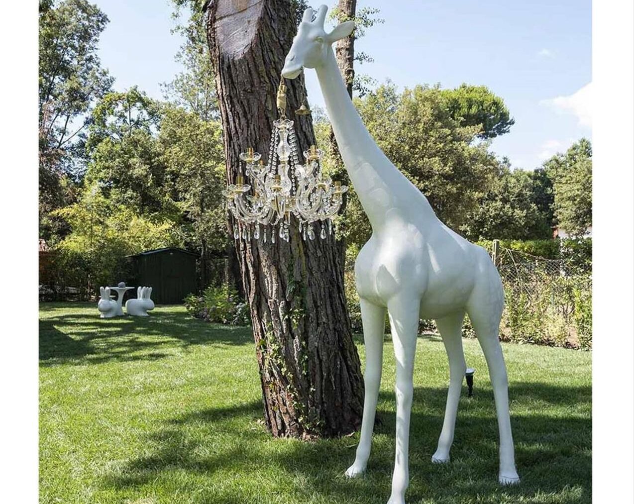 Giraffe-In-Love-M-Outdoor-265-Metres-White