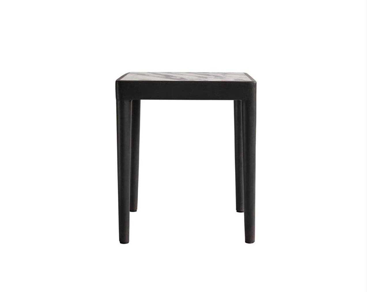 Tairu-Table--Calacatta