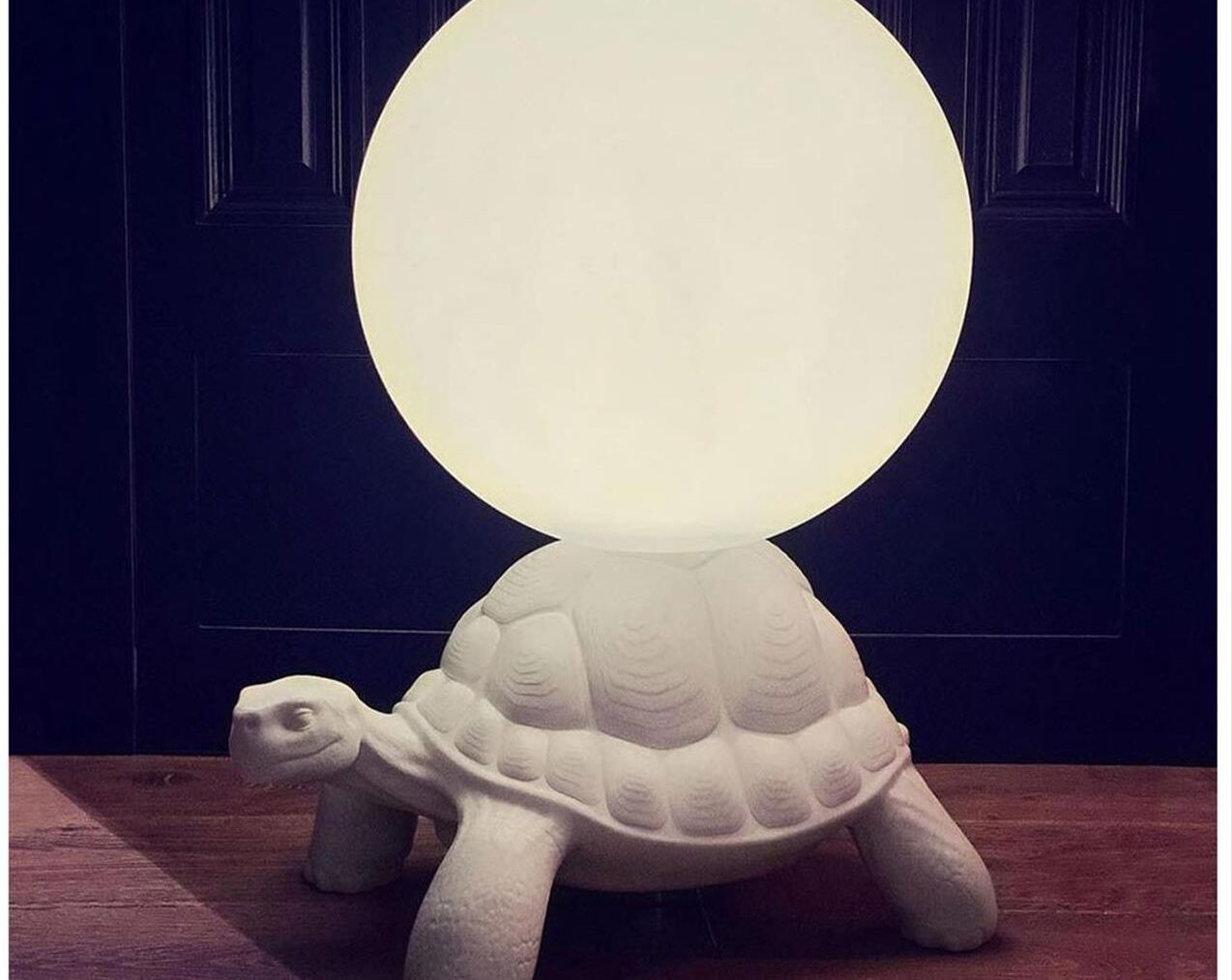 Turtle-Carry-Lamp-White