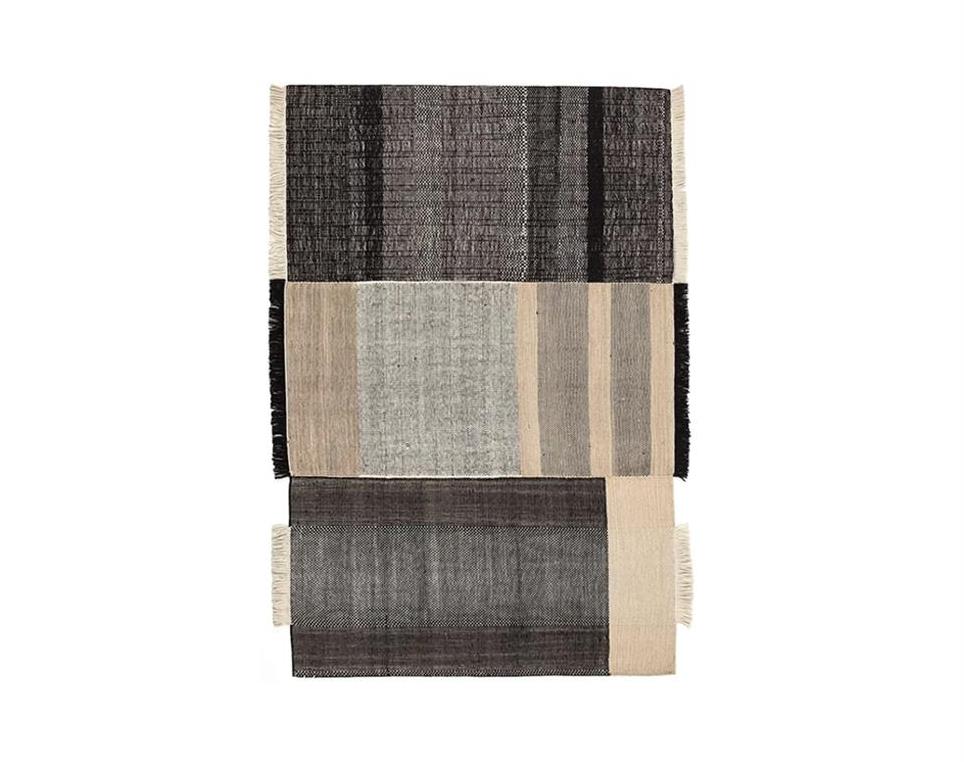 Tres-Black-200x300