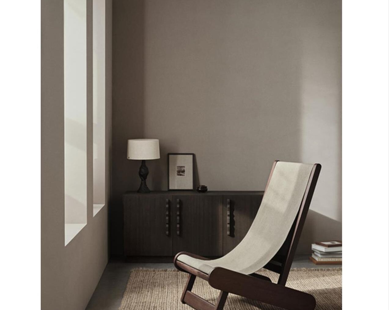 Hemi-Lounge-Chair-Dark-StainedNatural